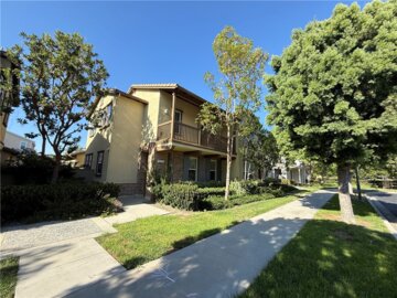 Lovely Clarendon Townhouse Located at 15555 Jasmine Place was Just Sold